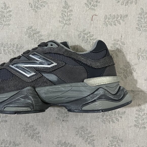 New Balance 9060 Magnetic Gray Sneakers - Picture 3 of 6